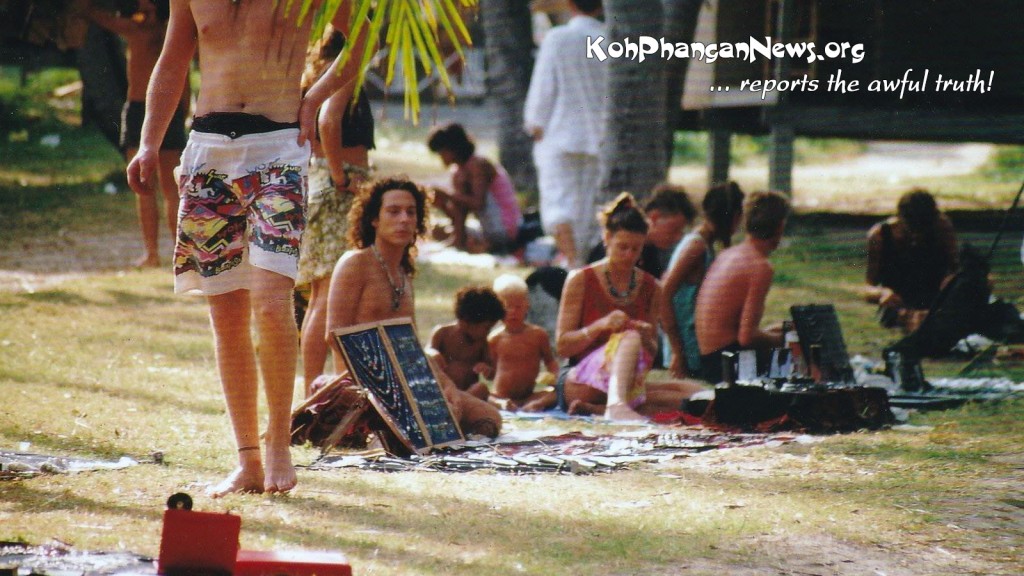 Koh Phangan 1988/89: nice hippie style flea market at Thommy Resort during the afternoons at sunrise Hadrin beach.