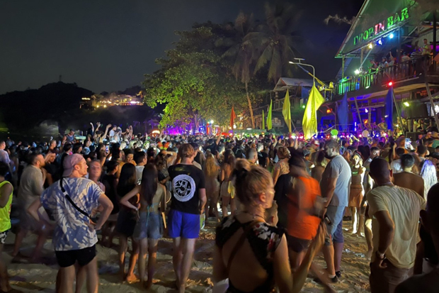 Full Moon Party Koh Phangan attracts over 10,000 tourists