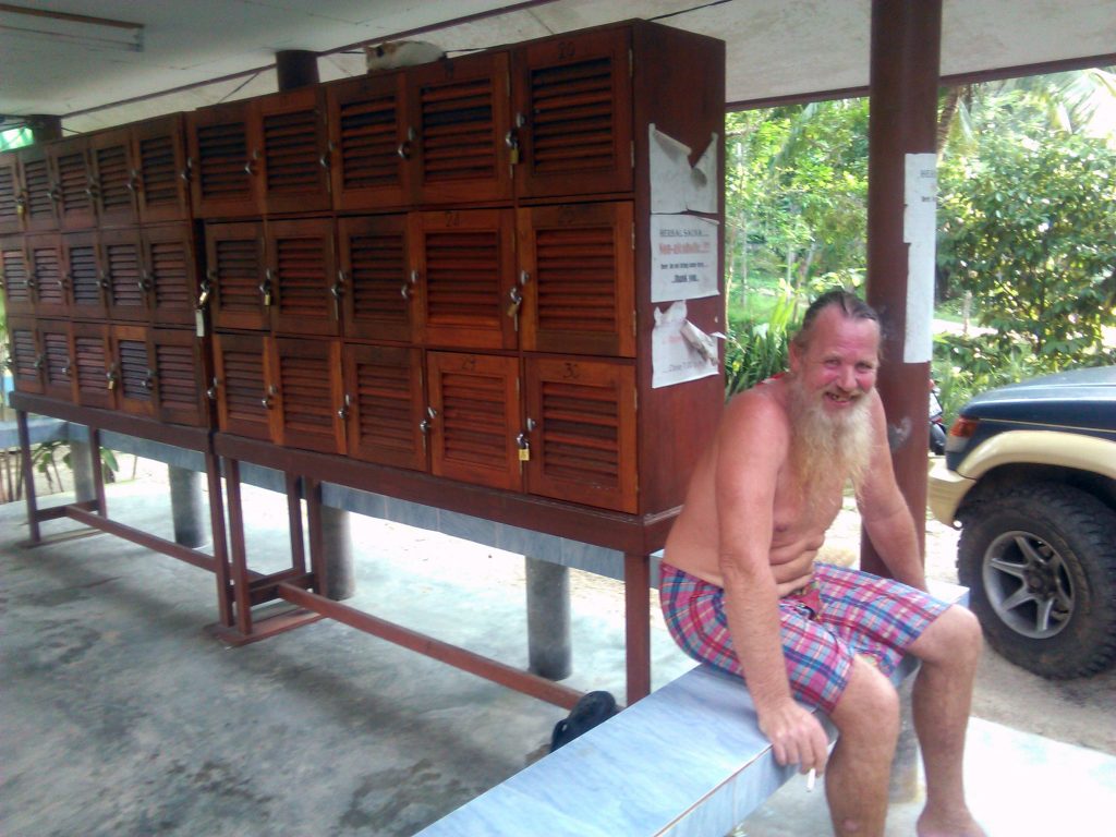 There are lockers, herbal shop and a comfortable sitting area.